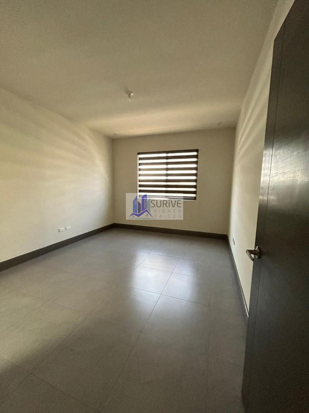 CASA EN RENTA FONTANA RESIDENCIAL CARRETERA NACIONAL