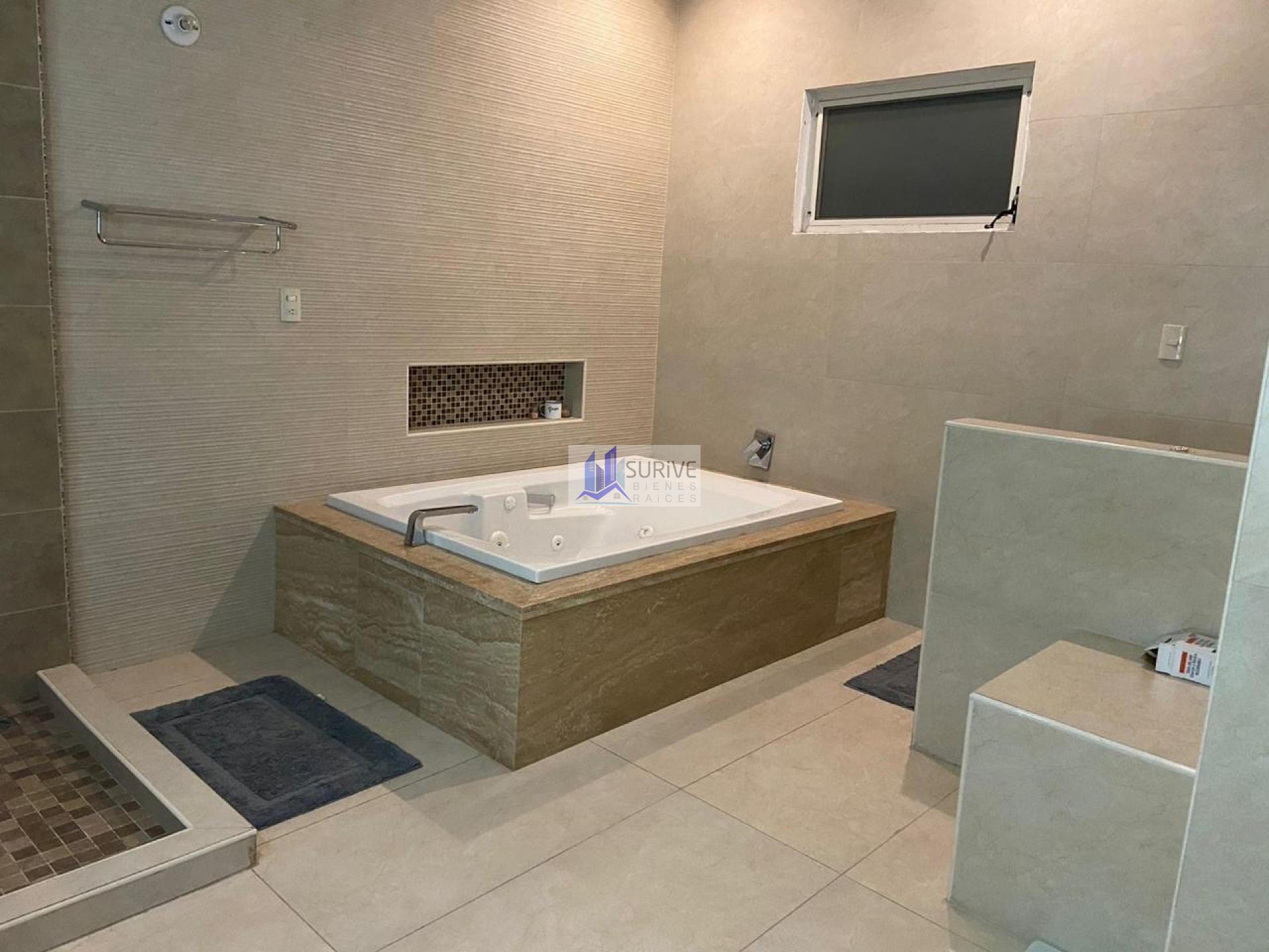 CASA EN VENTA ZONA SUR