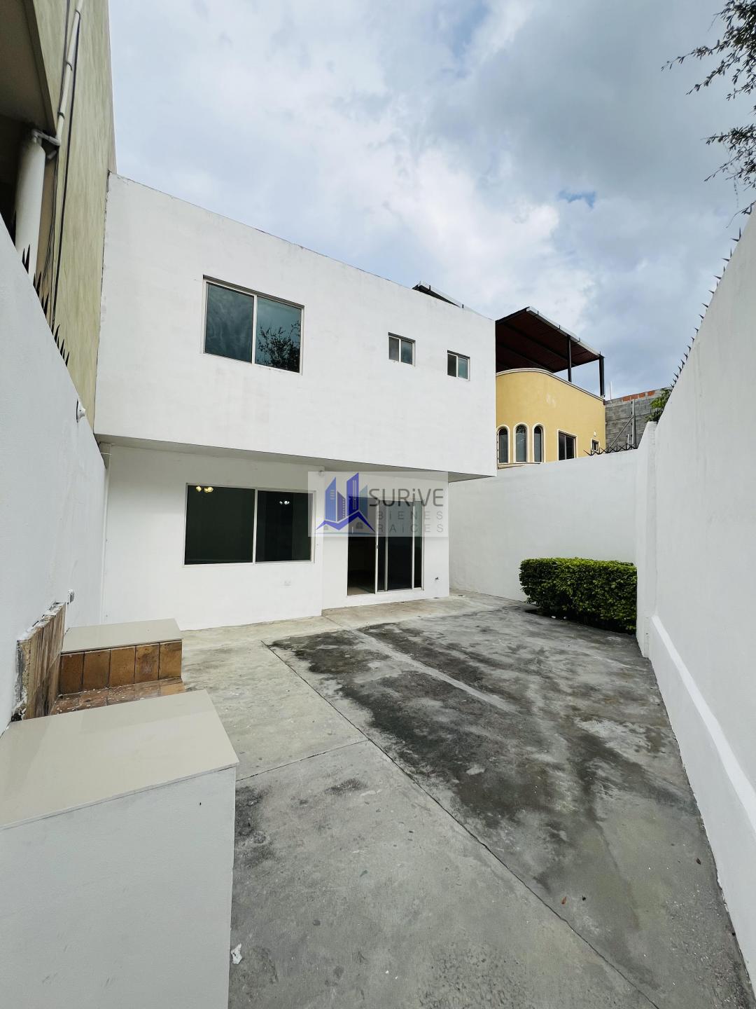 Casa en Renta Residencial La Escondida