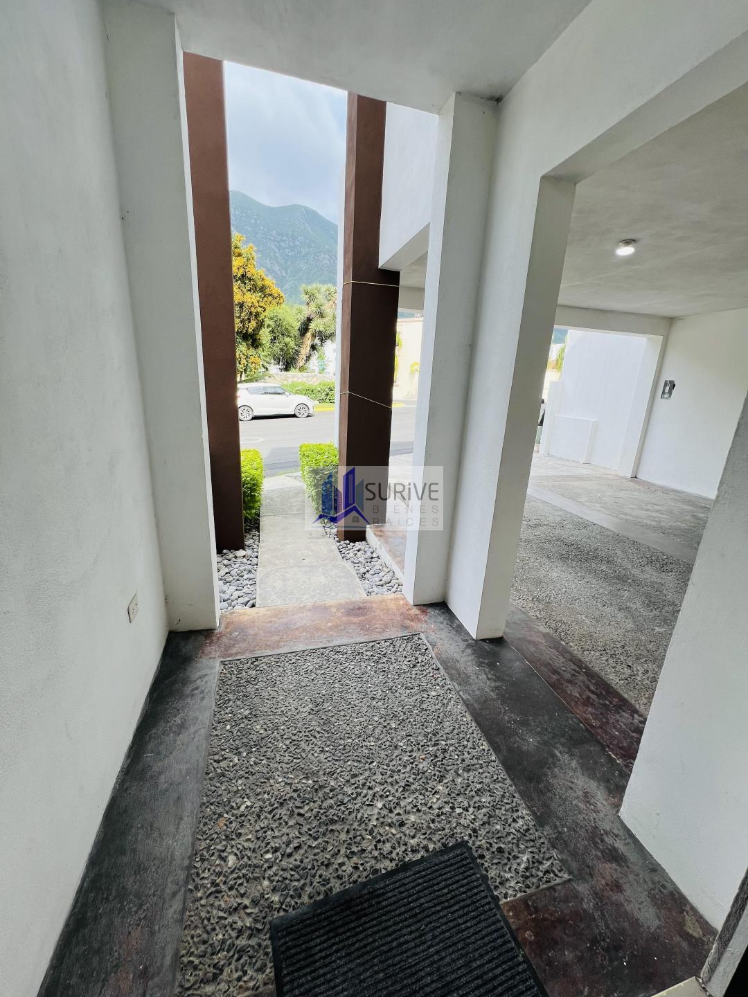 Casa en Renta Residencial La Escondida