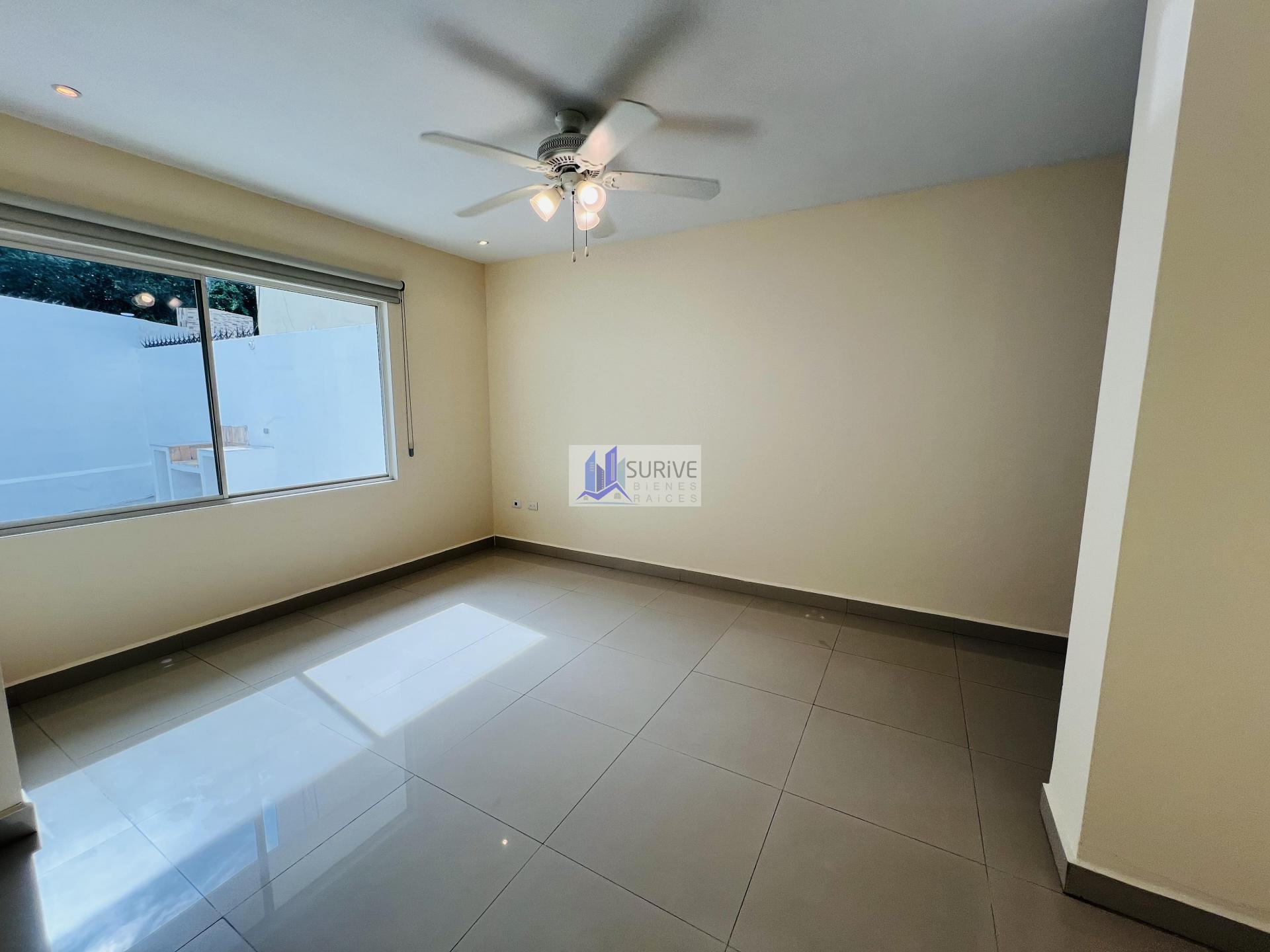Casa en Renta Residencial La Escondida