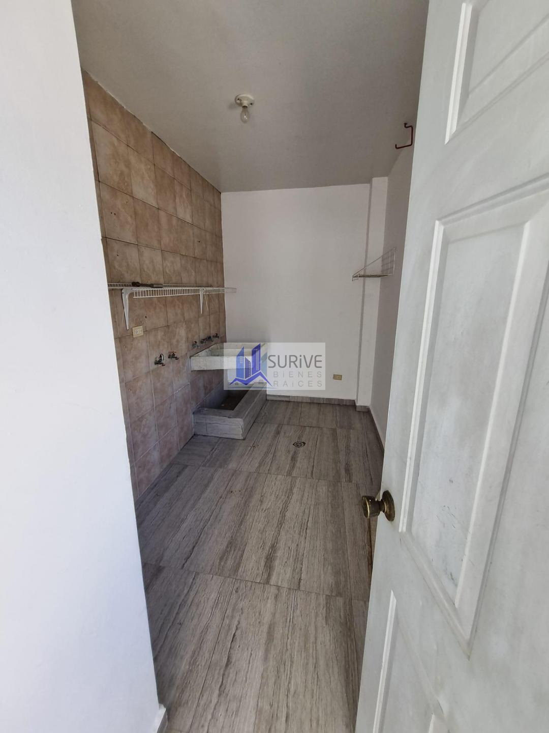 CASA EN VENTA ZONA SUR, JARDINES DEL PASEO