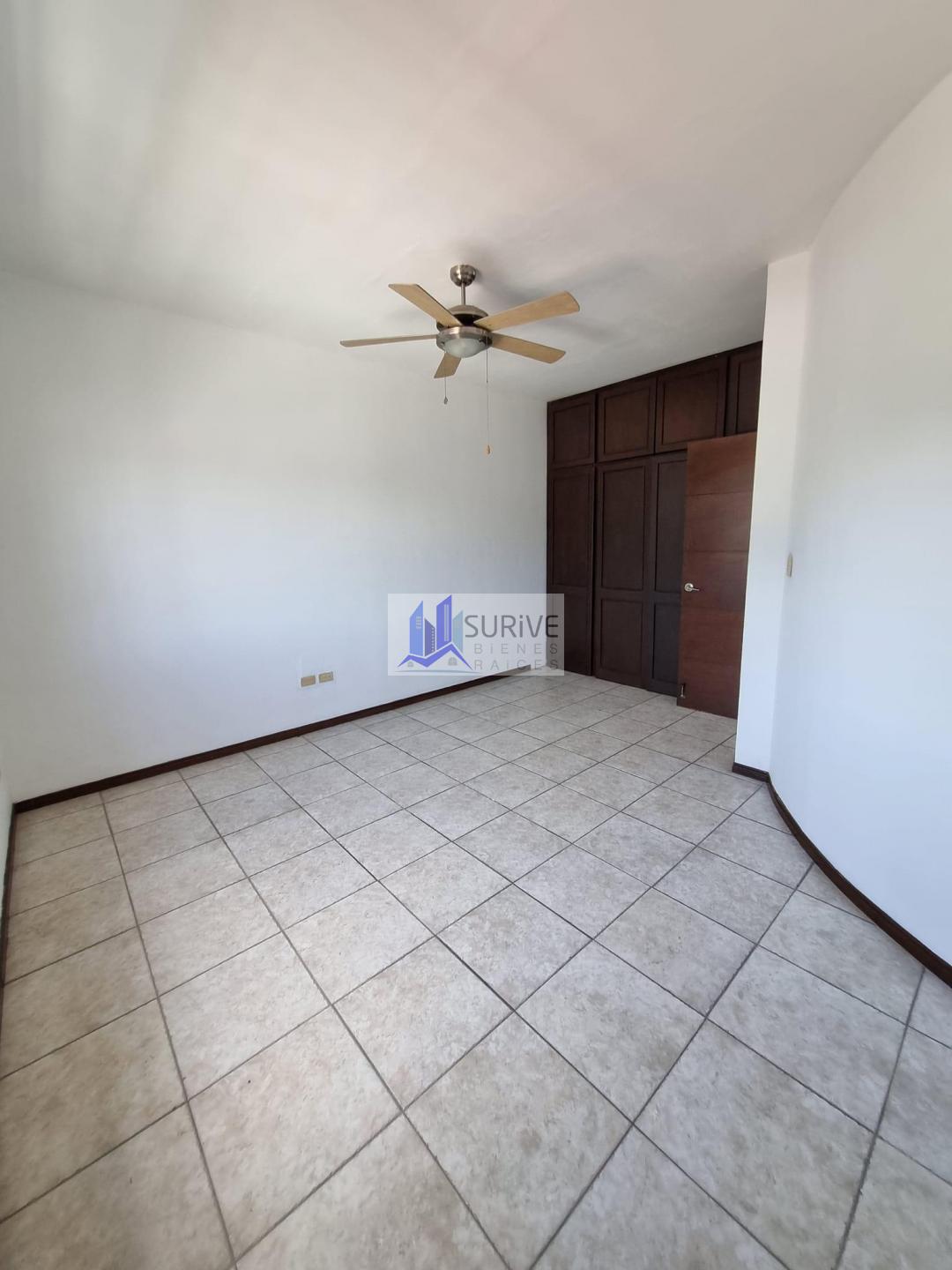 CASA EN VENTA ZONA SUR, JARDINES DEL PASEO