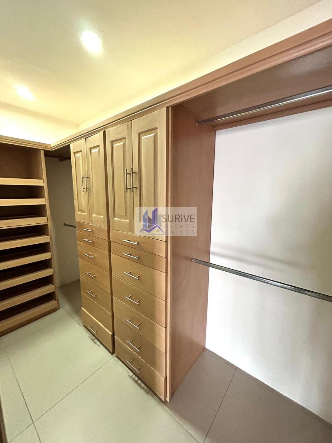 Residencia en Valle de San Ángel, sector Jardines