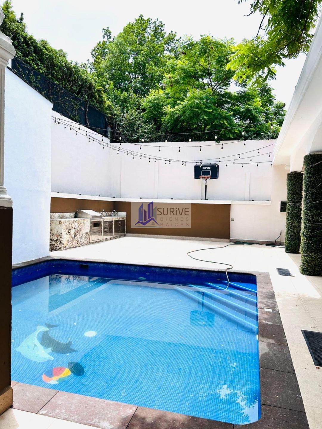 Residencia en Valle de San Ángel, sector Jardines