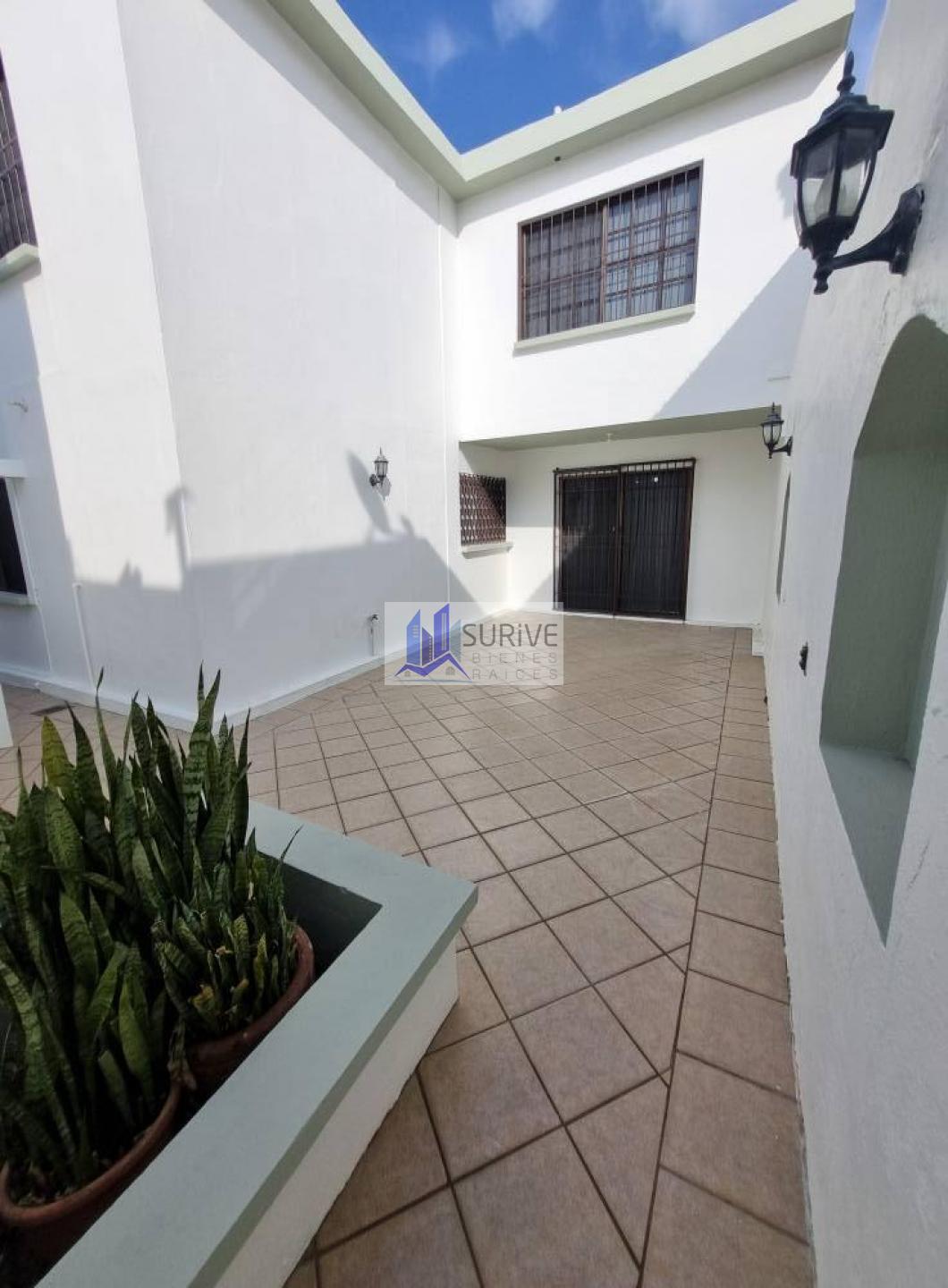 CASA EN VENTA ZONA SUR