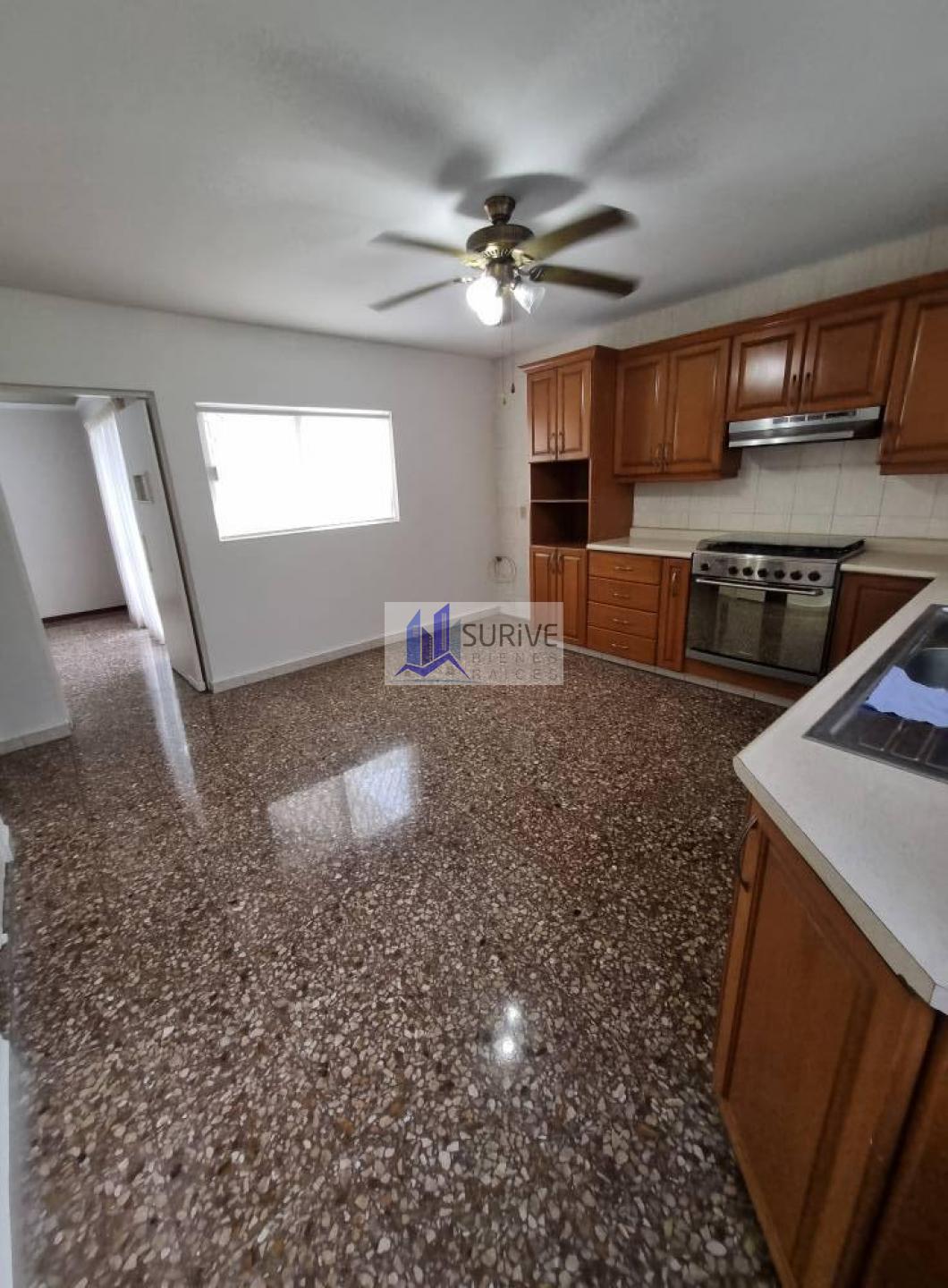 CASA EN VENTA ZONA SUR