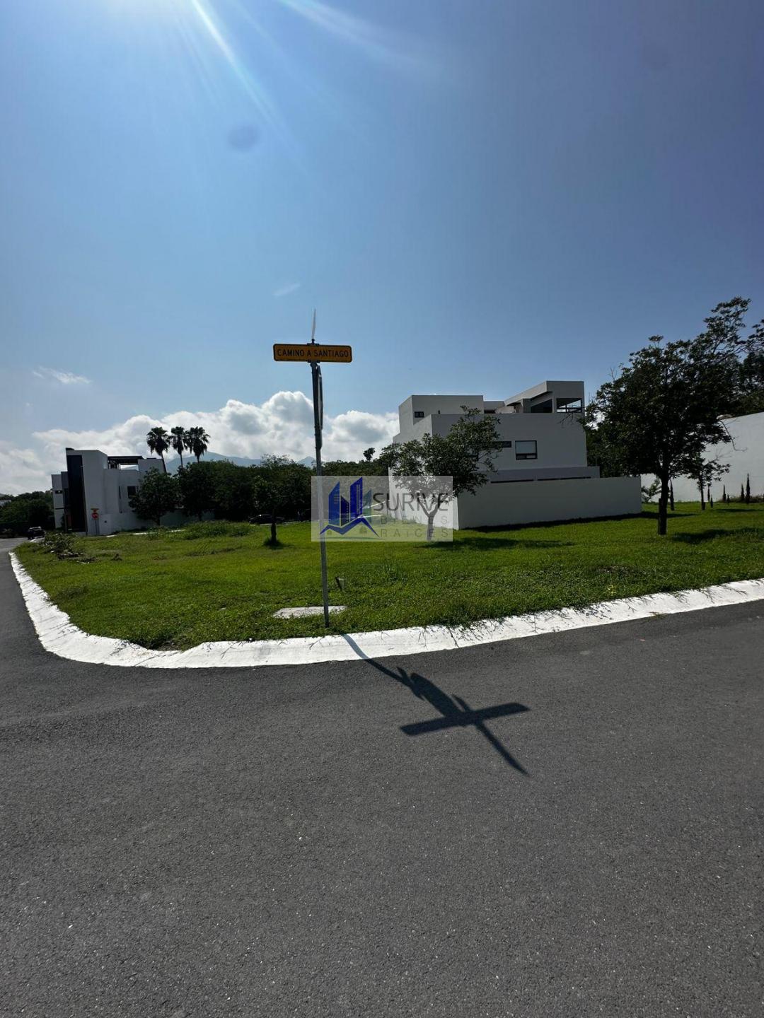 TERRENO COMPOSTELA