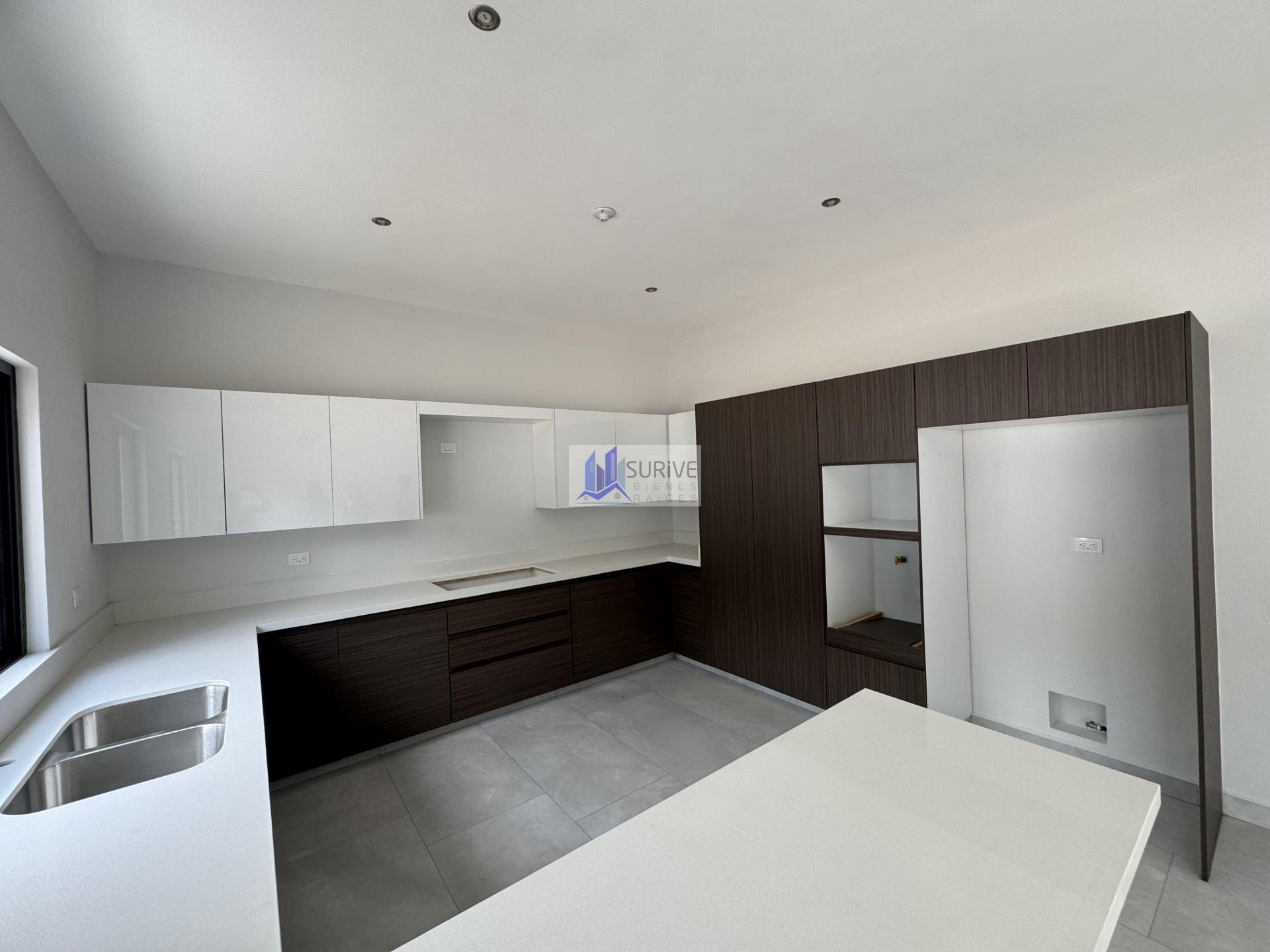 Casa en Venta Amani Terra zona Leona Santiago NL