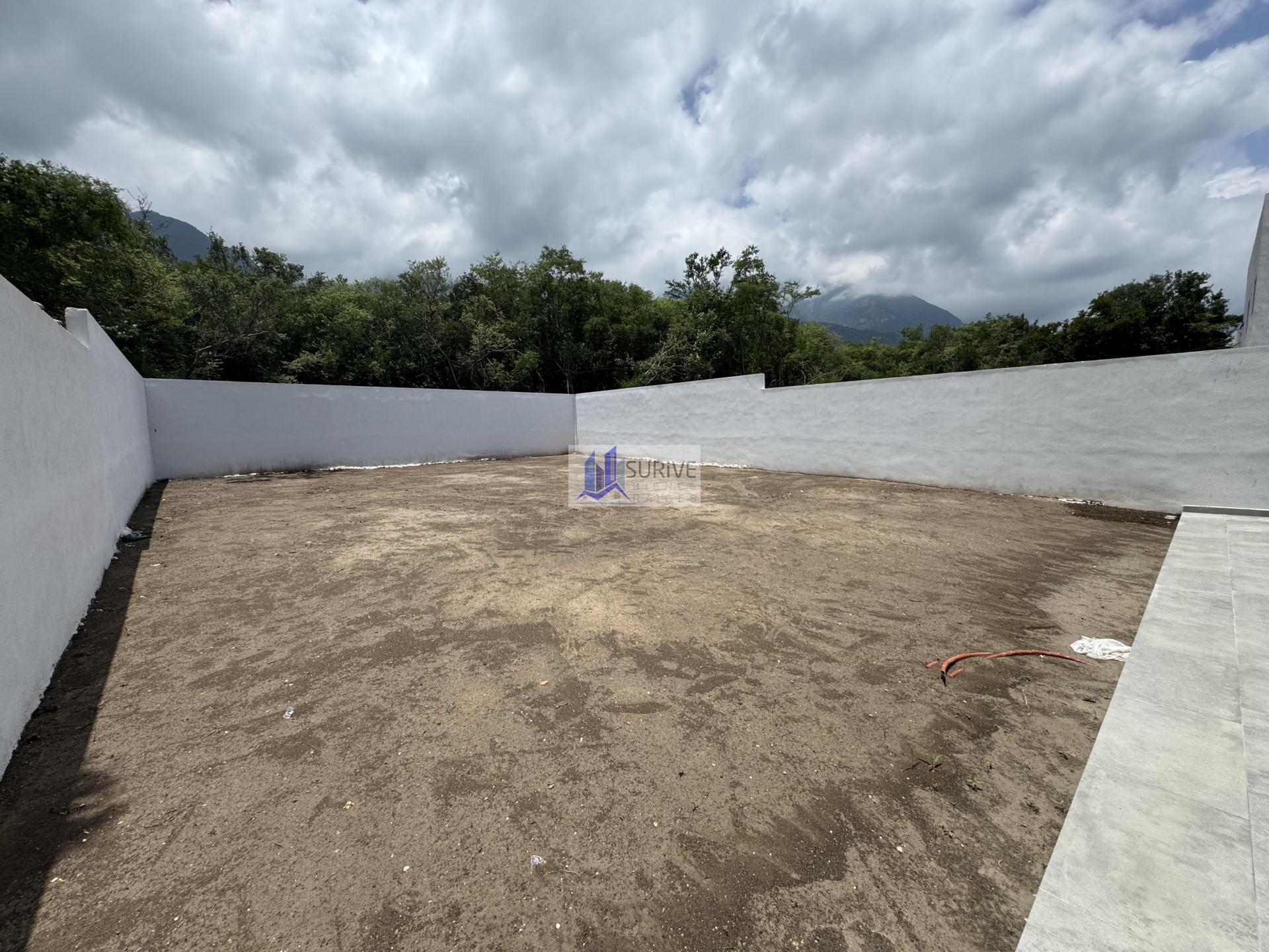 Casa en Venta Amani Terra zona Leona Santiago NL