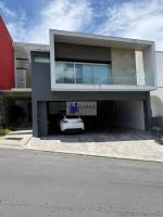 CASA EN VENTA EN LAGOS DEL VERGEL