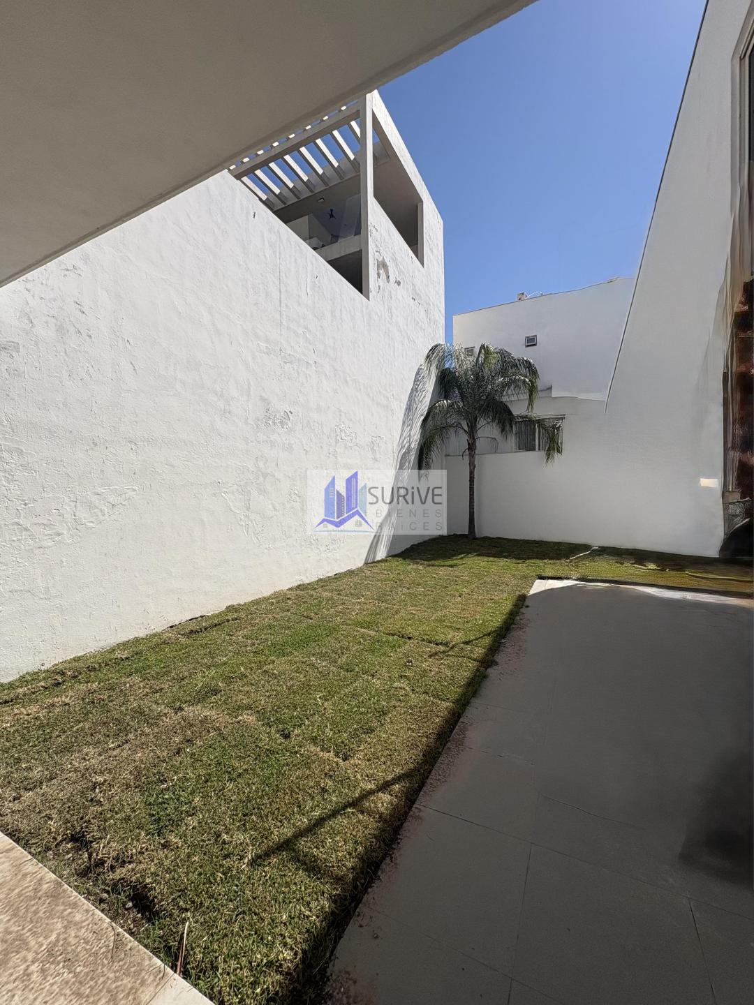Renta casa Laderas