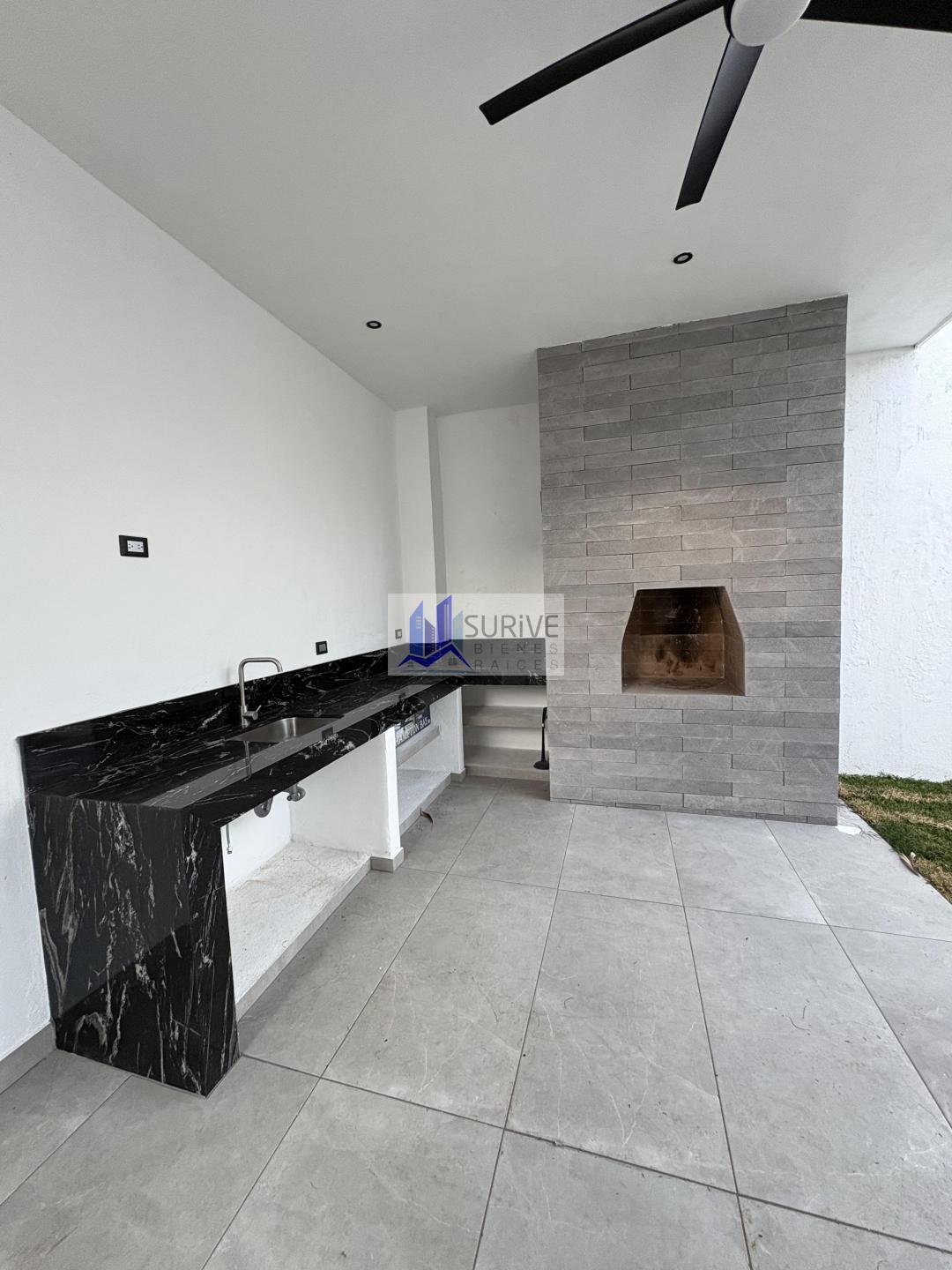 Renta casa Laderas