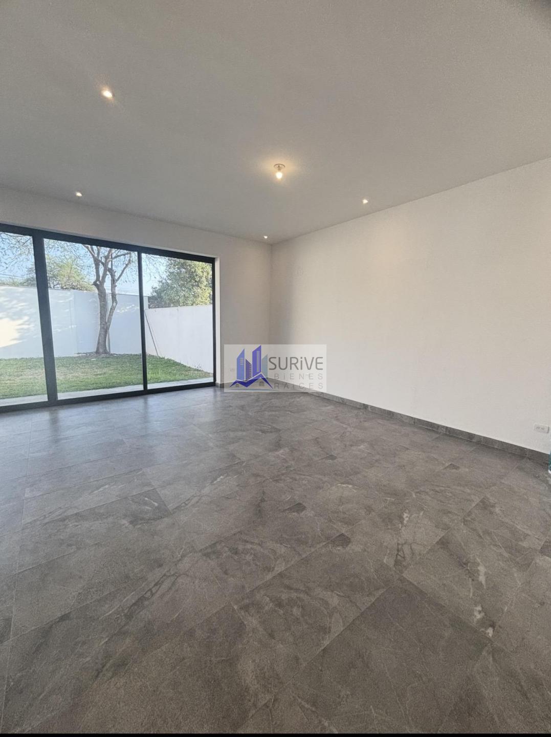 Venta de casa nueva en Valle de Cristal