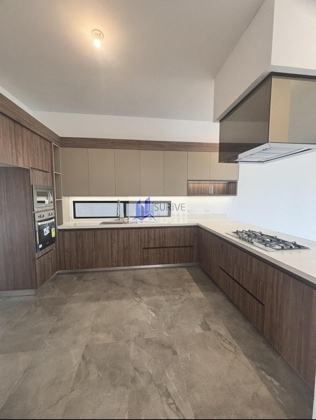 Venta de casa nueva en Valle de Cristal