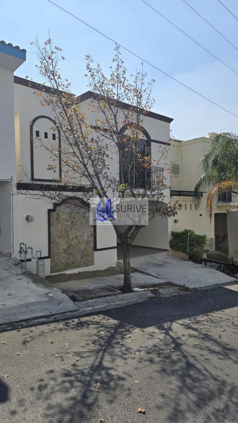 Casa remodelada zona sur Colinas del Huajuco
