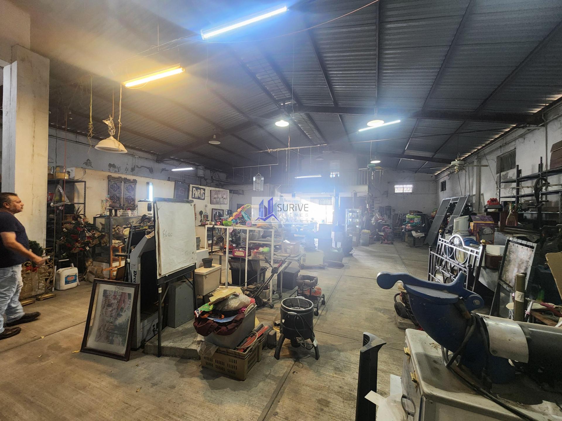 LOCAL COMERCIAL EN RENTA – AV. LINCOLN, MONTERREY