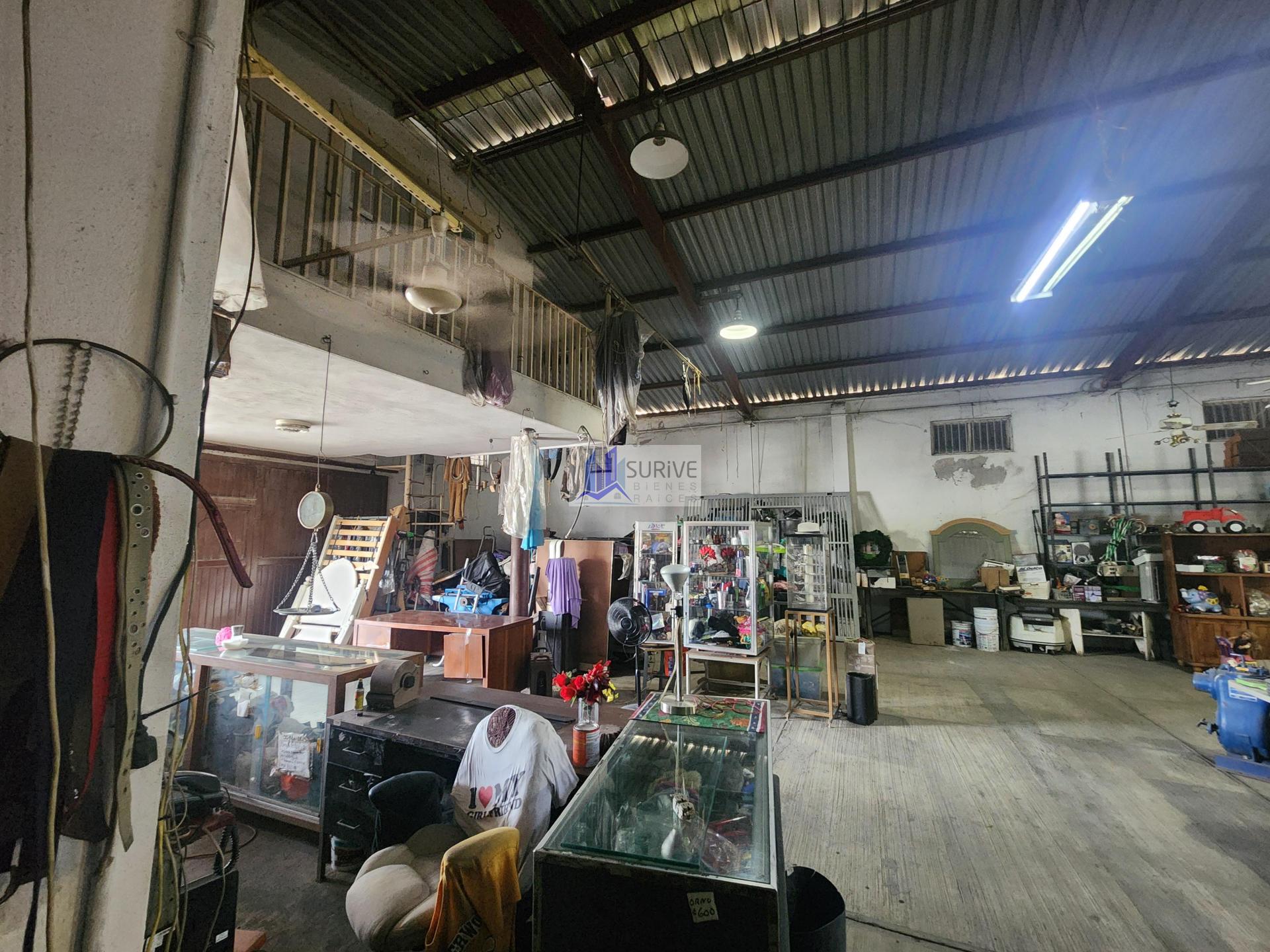LOCAL COMERCIAL EN RENTA – AV. LINCOLN, MONTERREY