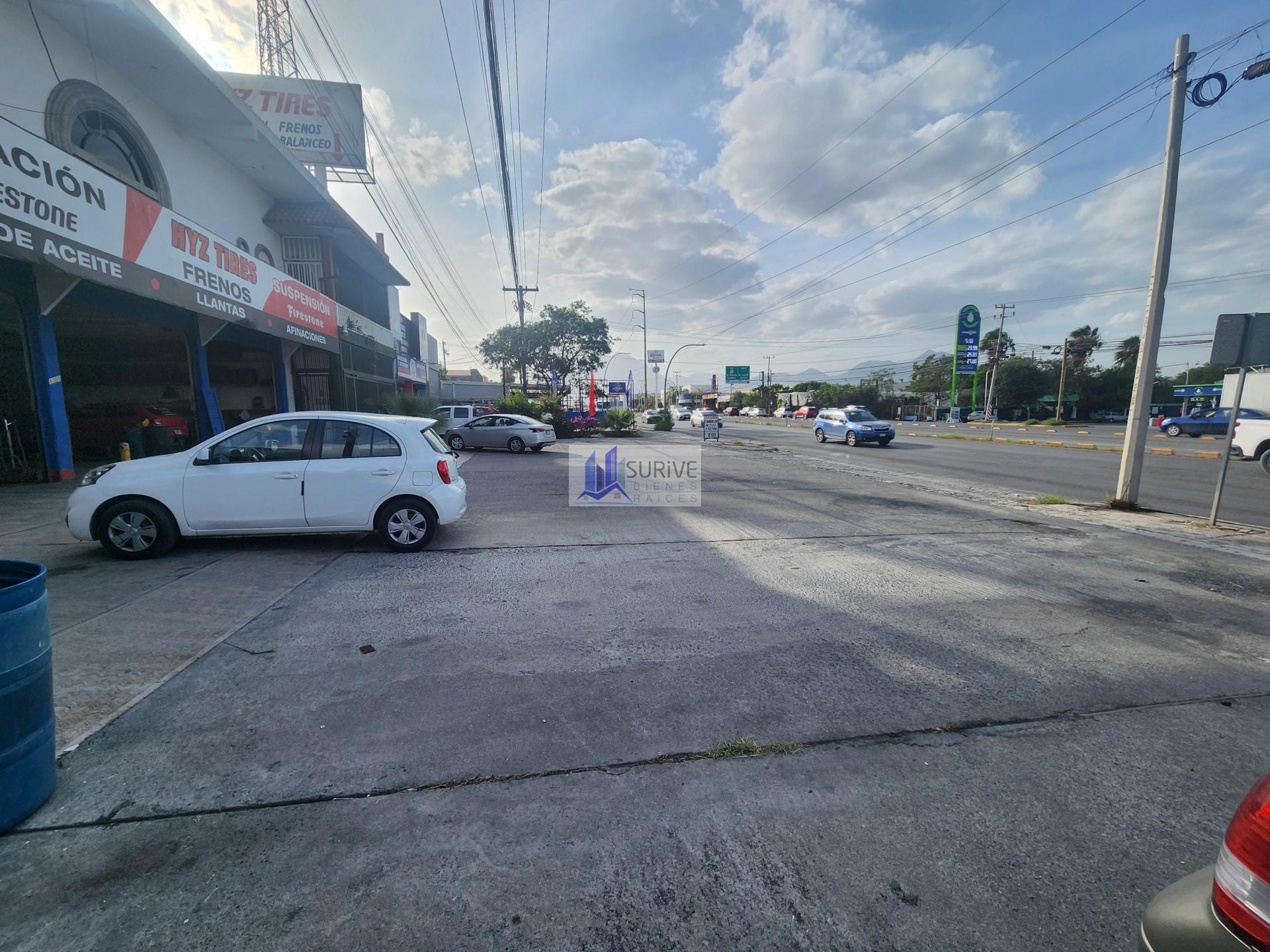 LOCAL COMERCIAL EN RENTA – AV. LINCOLN, MONTERREY