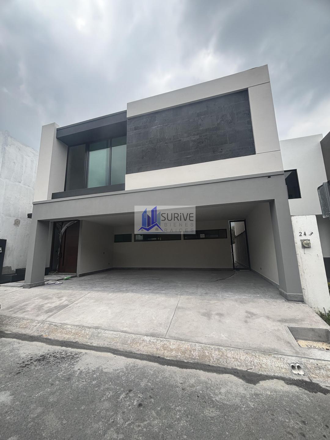 Casas en Venta Los Nogales en Santiago N.L