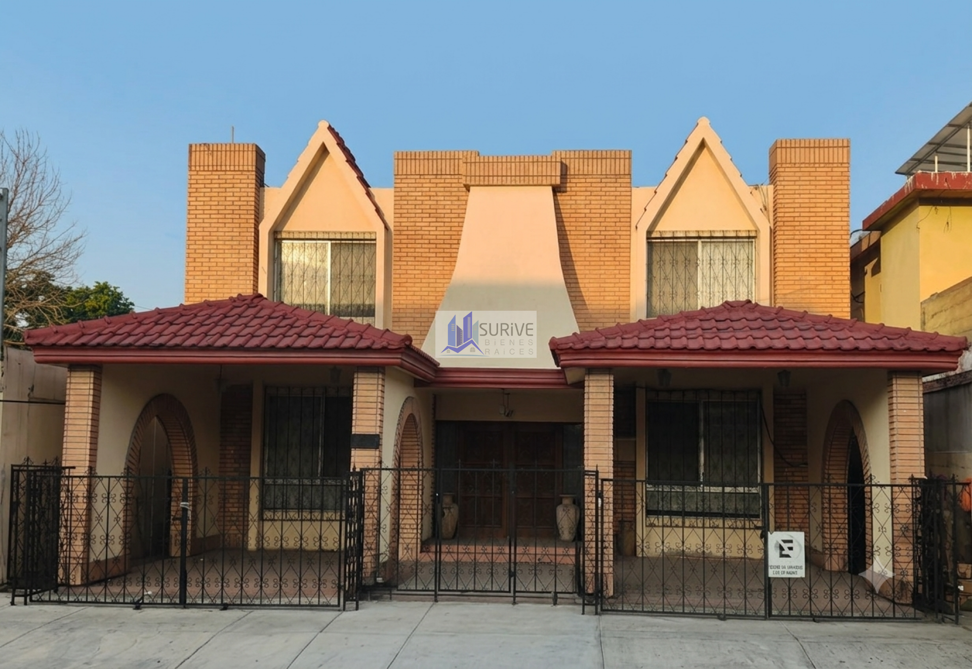 Renta de Amplia Casa Comercial en Col. Linda Vista, Guadalupe