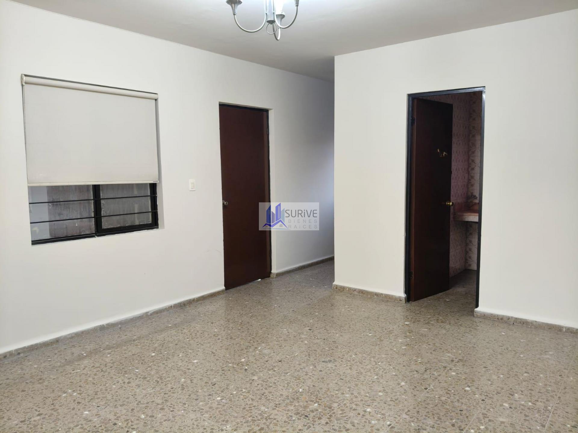 Renta de Amplia Casa Comercial en Col. Linda Vista, Guadalupe