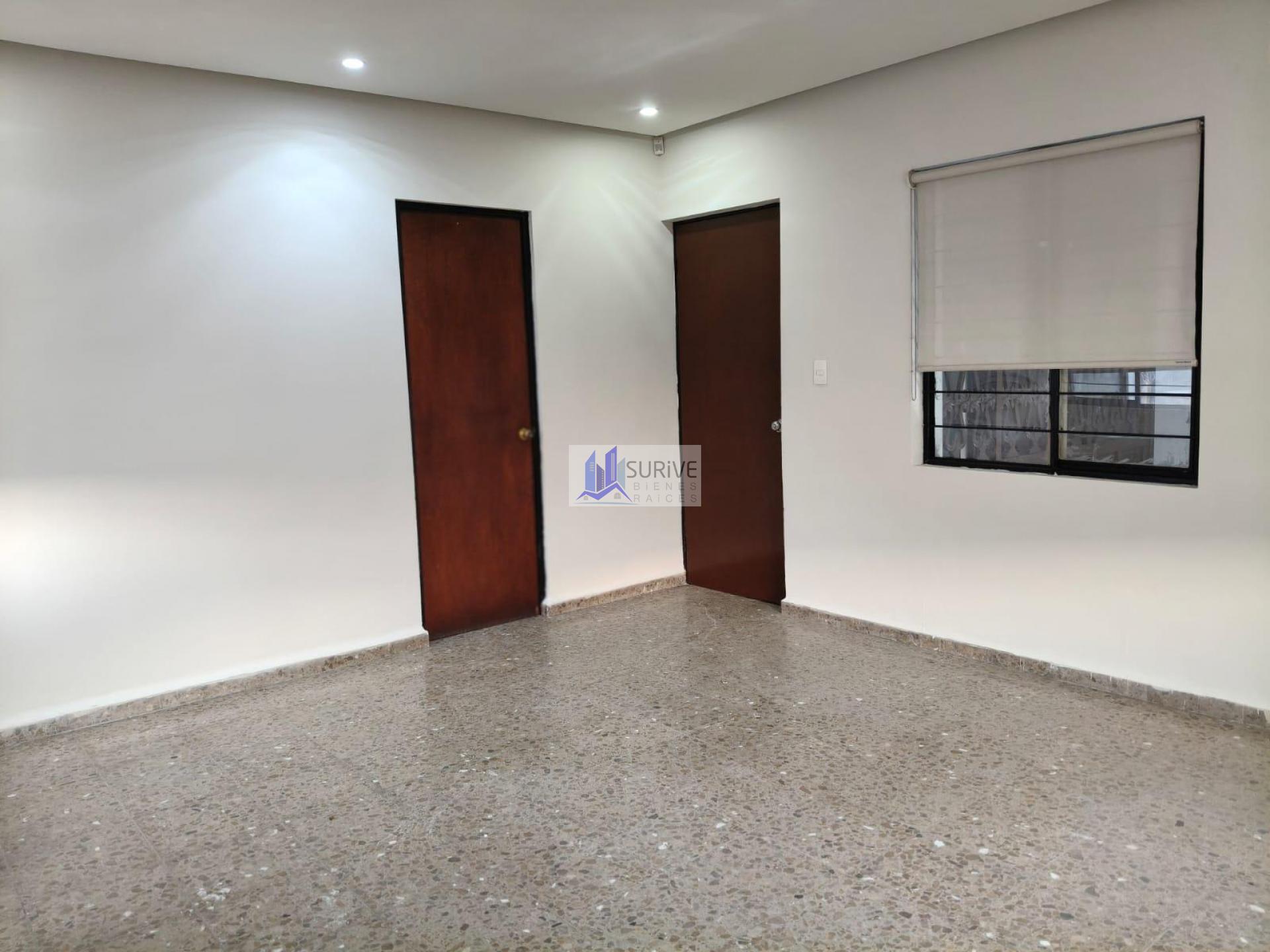 Renta de Amplia Casa Comercial en Col. Linda Vista, Guadalupe