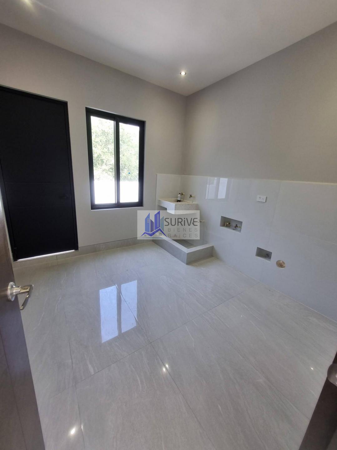 CASA EN VENTA CARRETERA NACIONAL