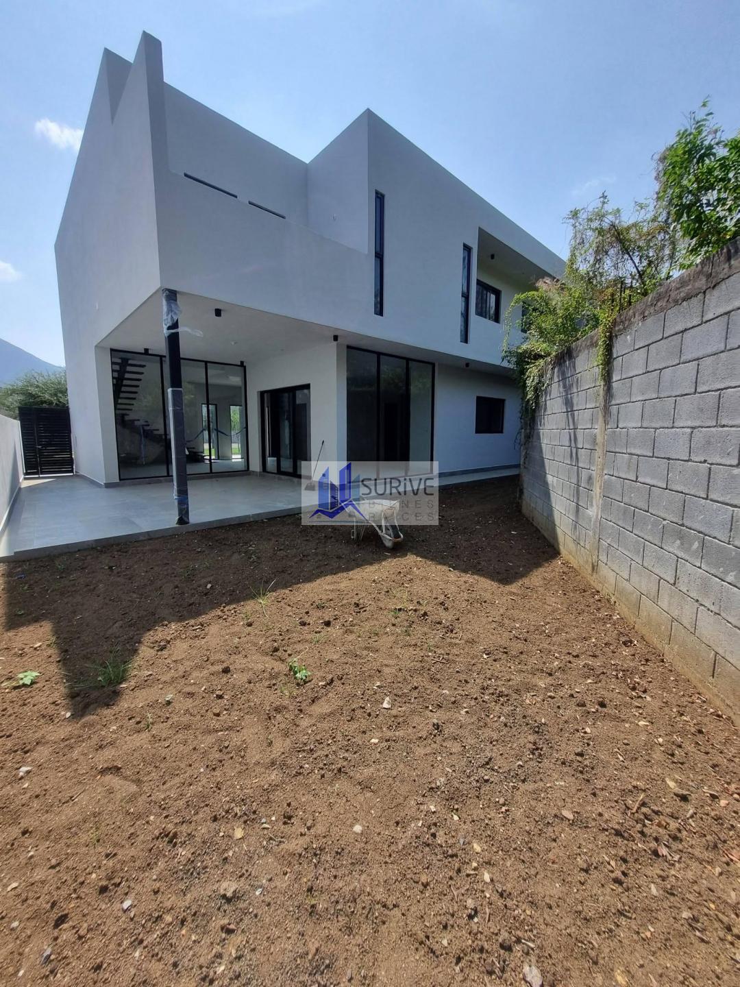 CASA EN VENTA CARRETERA NACIONAL
