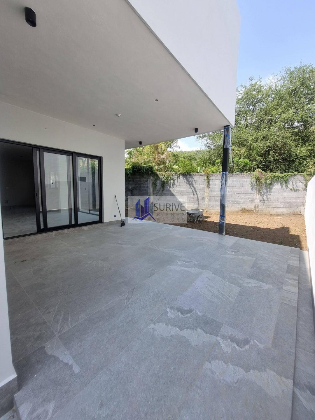 CASA EN VENTA CARRETERA NACIONAL