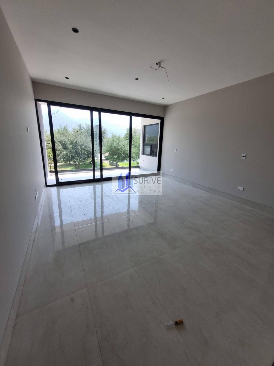 CASA EN VENTA CARRETERA NACIONAL