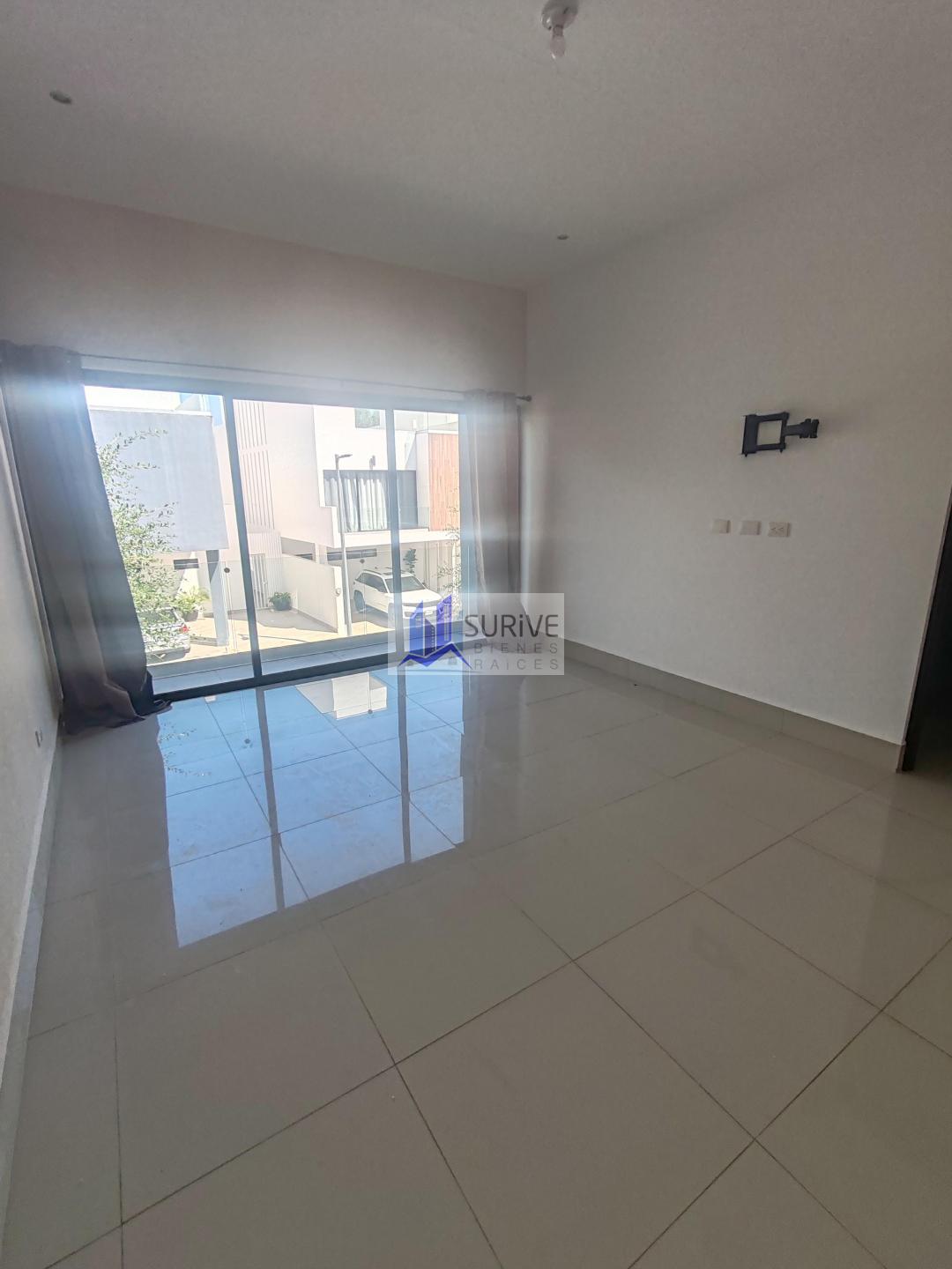 Casa en renta en residencial Dalia