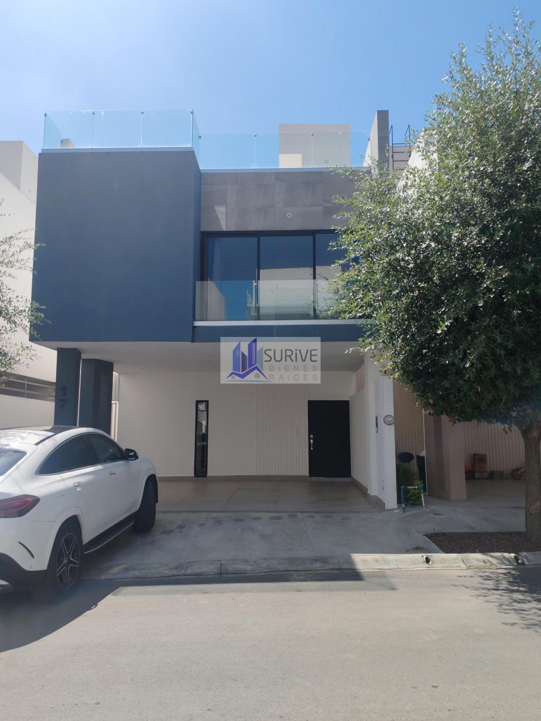 Casa en renta en residencial Dalia