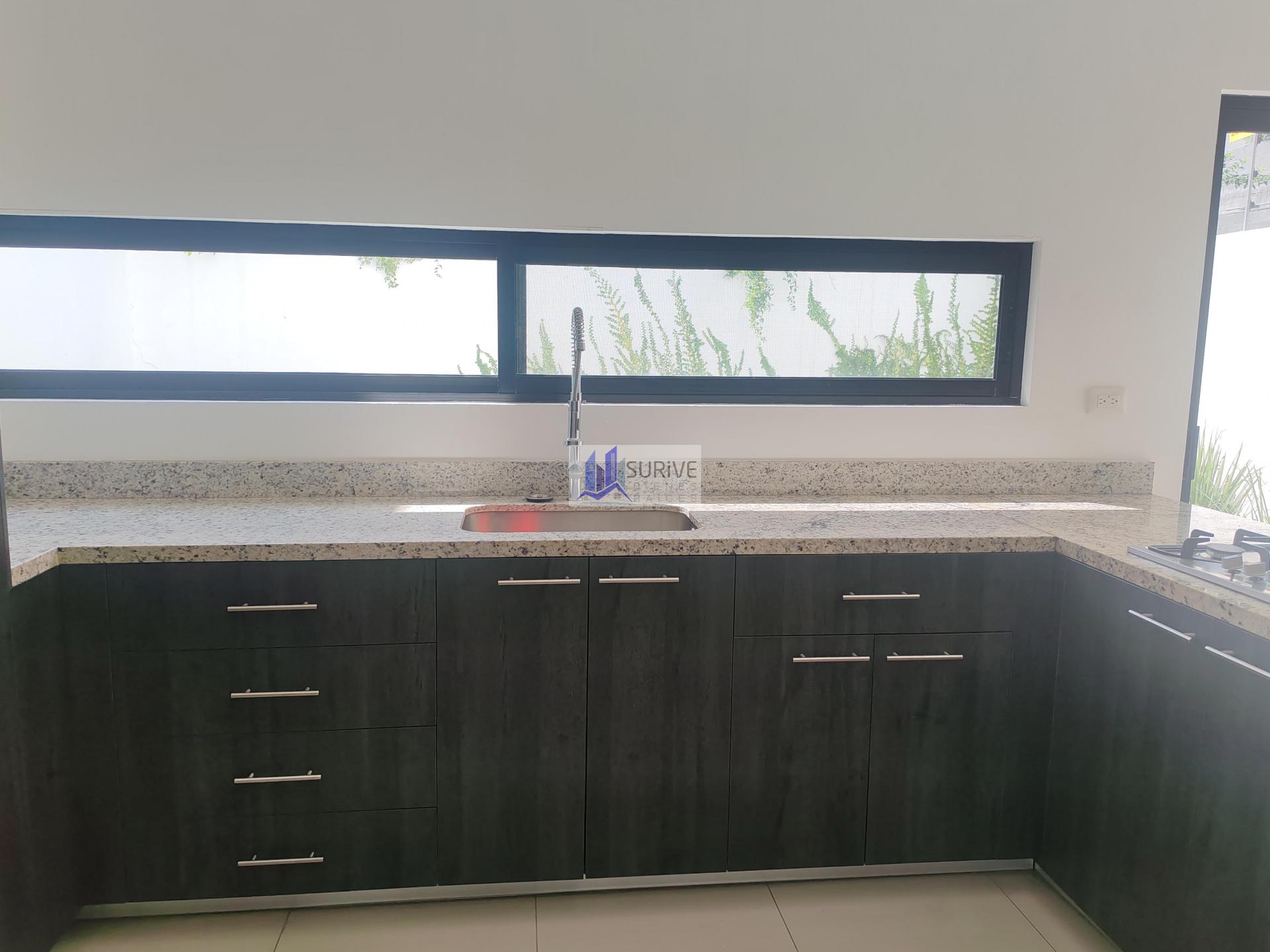 Casa en renta en residencial Dalia