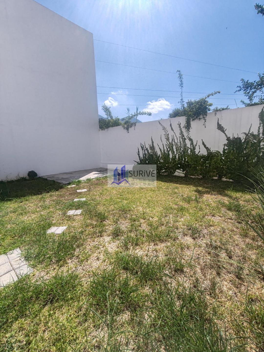 Casa en renta en residencial Dalia