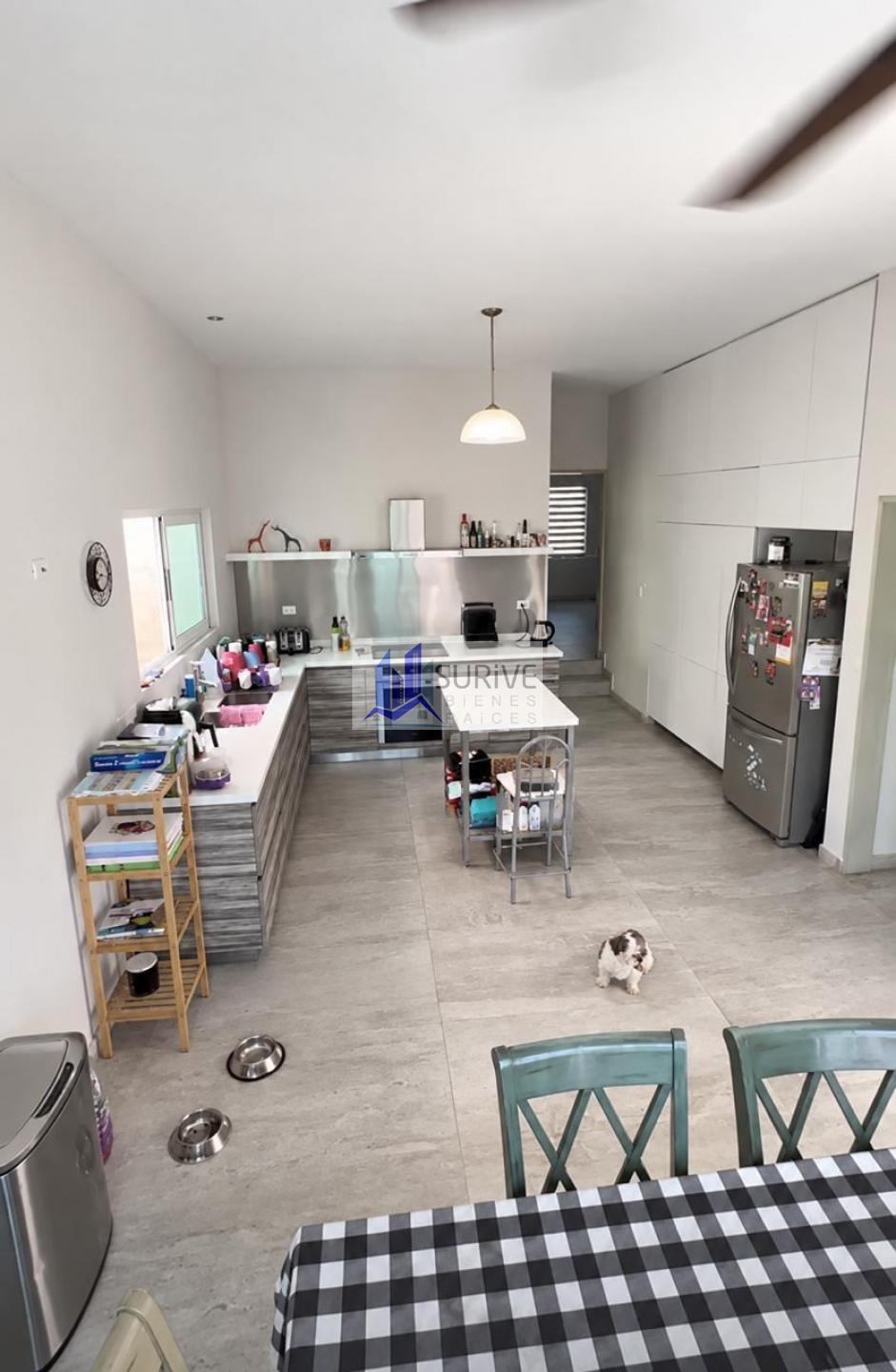 RESIDENCIA EN PUEBLITO DE SANTIAGO