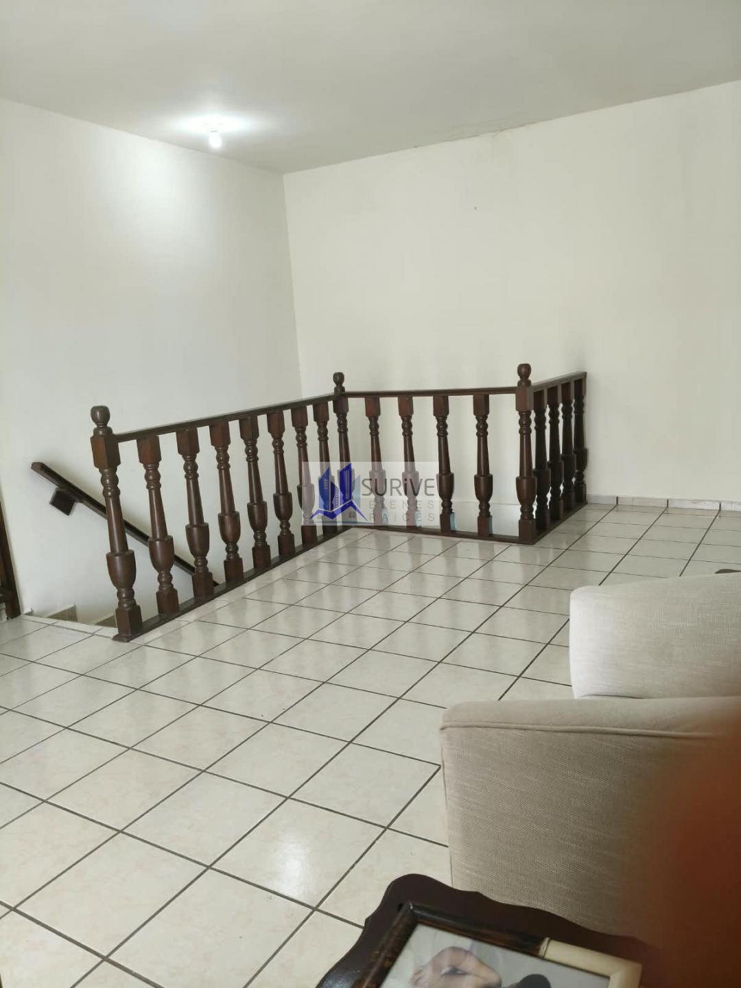 Renta de amplias oficinas en planta alta.