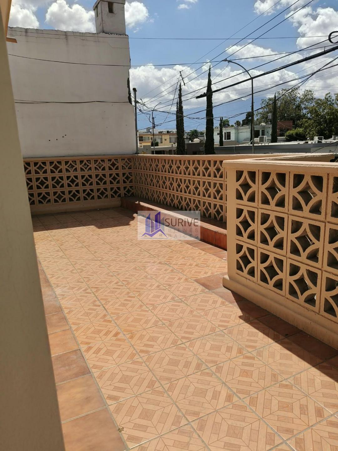 Renta de amplio departamento