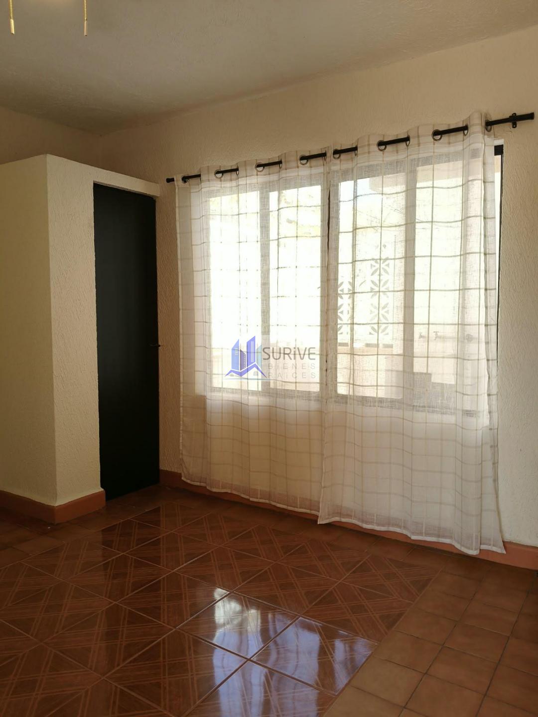 Renta de amplio departamento