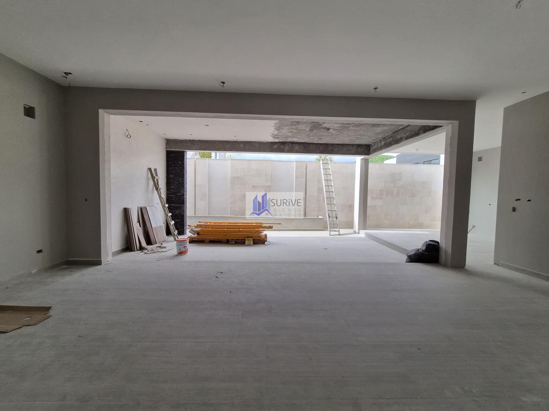 CASA EN VENTA EN CAROLCO