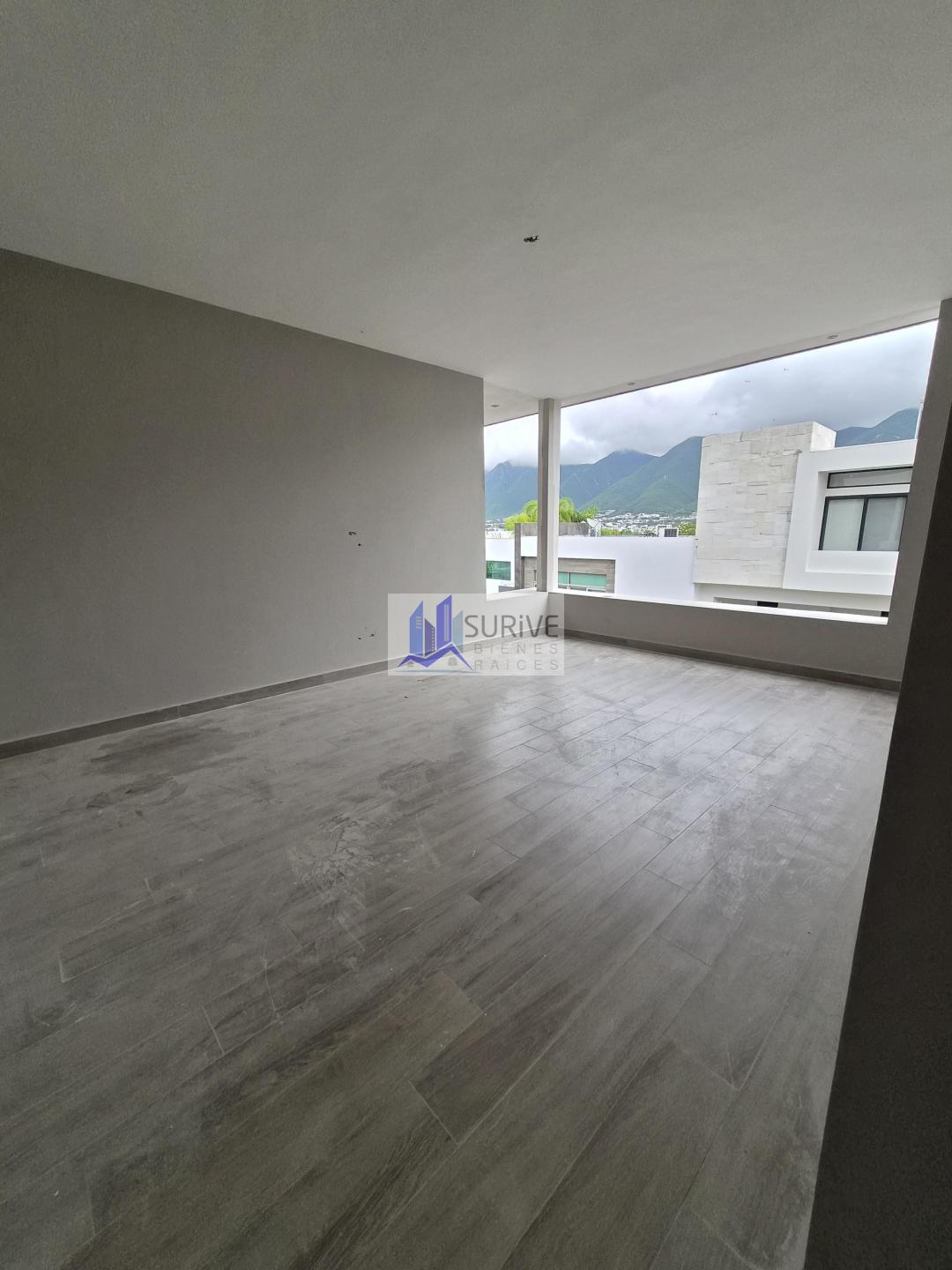 CASA EN VENTA EN CAROLCO