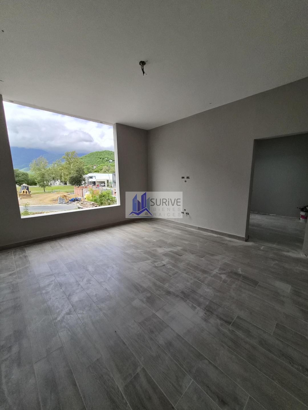 CASA EN VENTA EN CAROLCO