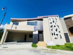 Casa en Venta CEREZOS