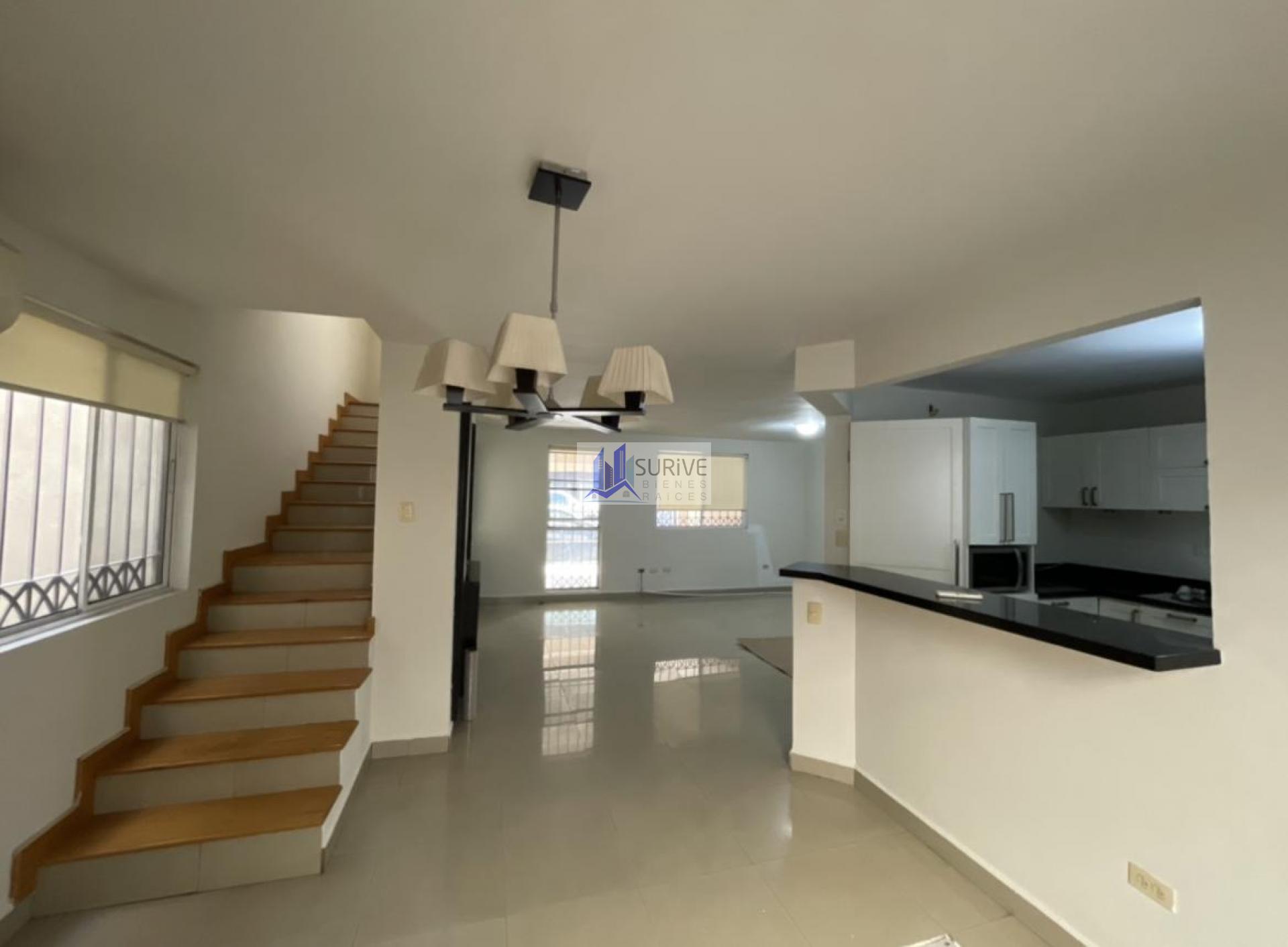Casa en Renta Cerradas de Valle Alto