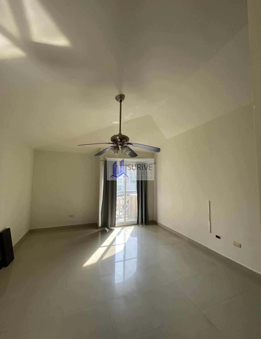 Casa en Renta Cerradas de Valle Alto