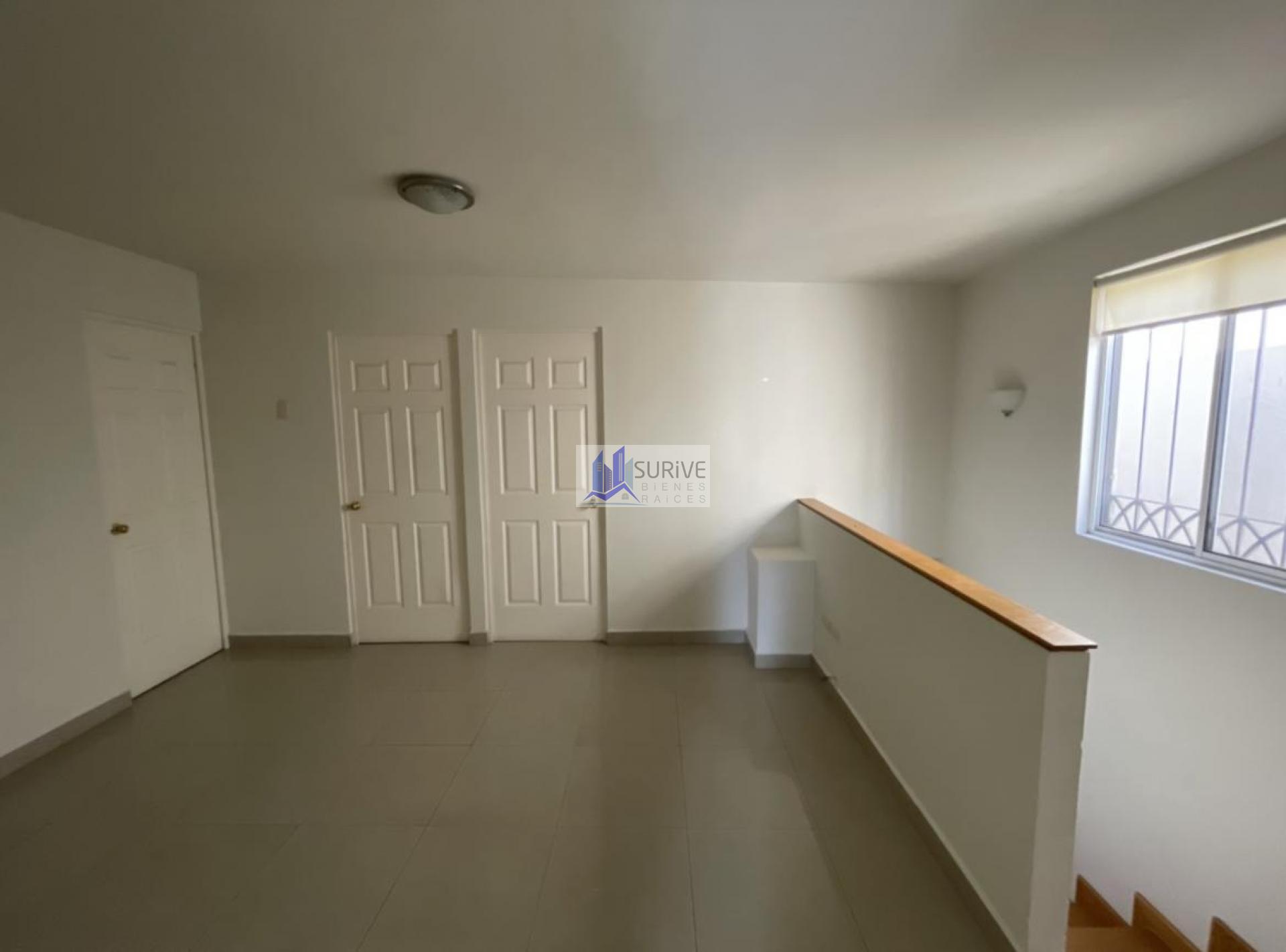 Casa en Renta Cerradas de Valle Alto