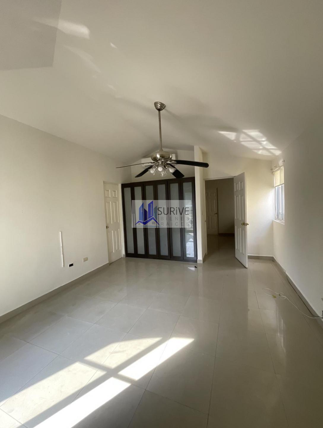 Casa en Renta Cerradas de Valle Alto