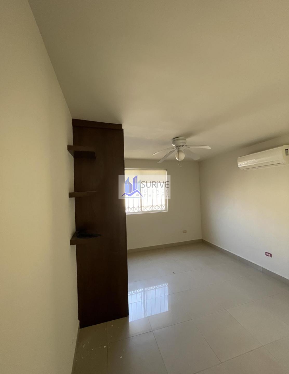 Casa en Renta Cerradas de Valle Alto