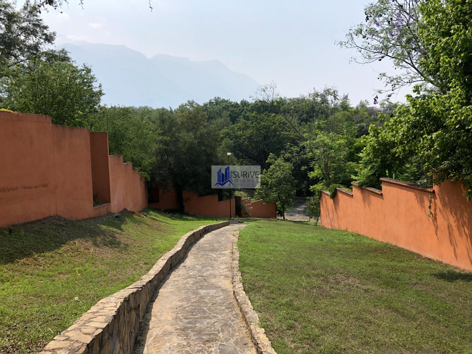 Terreno en exclusivo Fracc. Privado