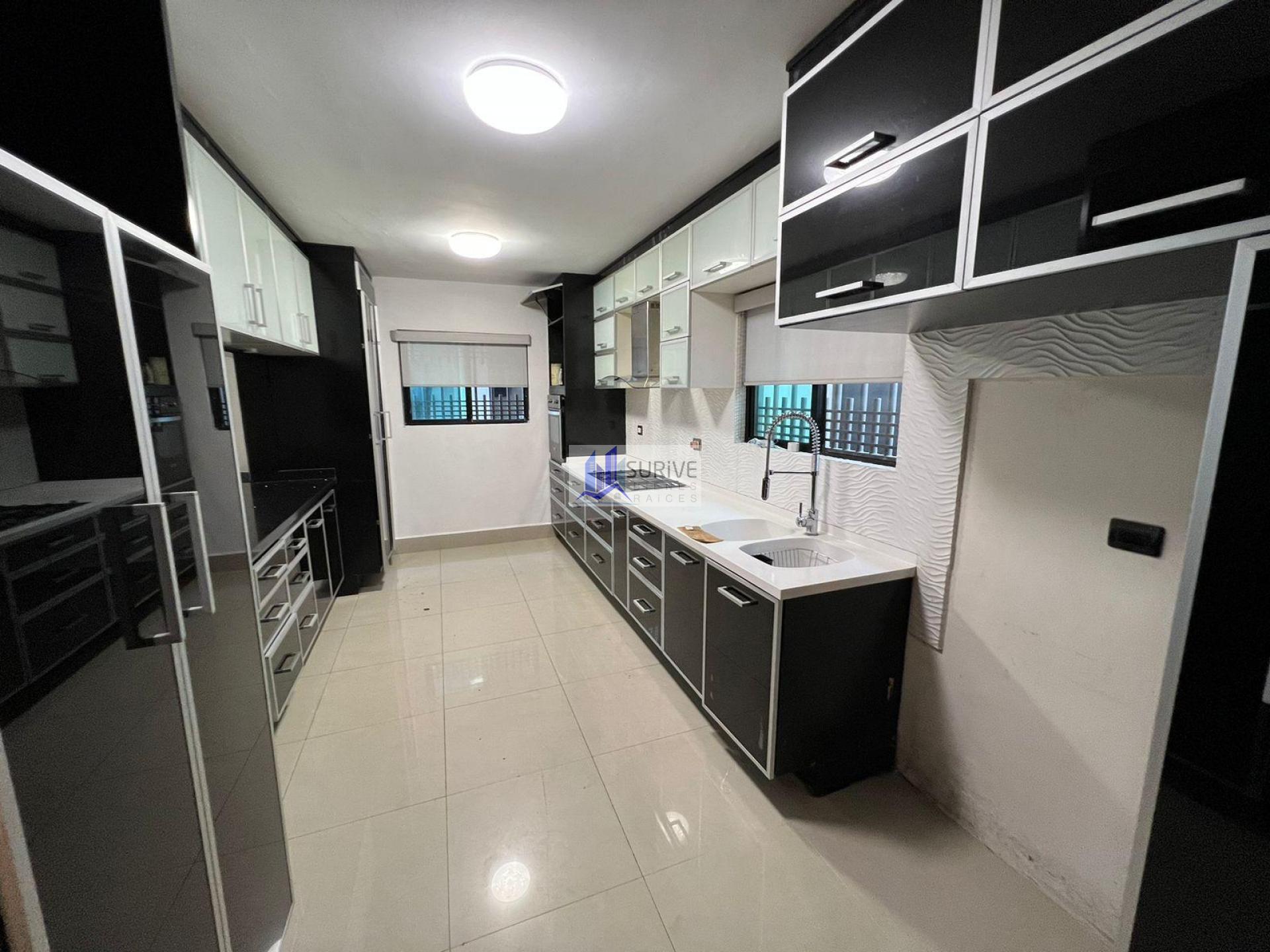 CASA EN VENTA COL. LA RIOJA